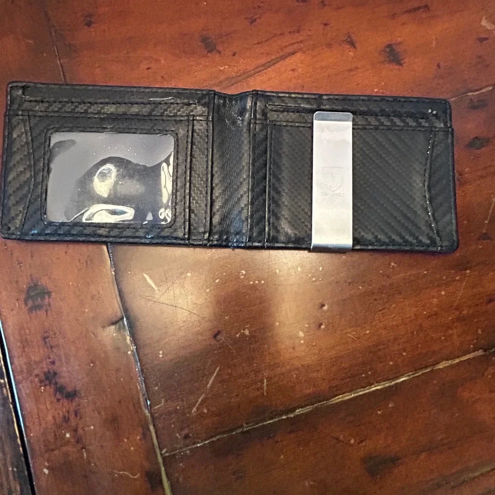 Travando Bifold Wallet Mens  Black Carbon Fiber Money Clip 4.75 in x 3.25 in
